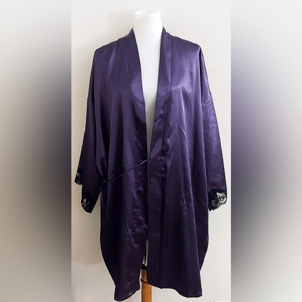 (sold)Frederick's of Hollywood Purple Satin Robe Kimono Style